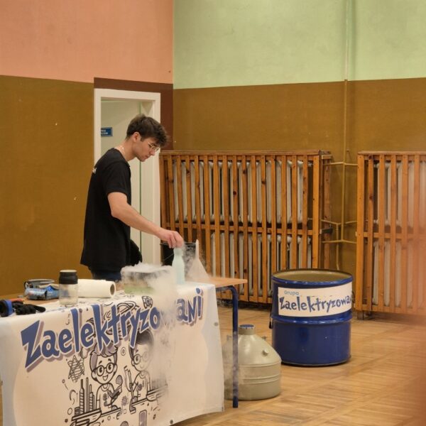 Zaelektryzowani (18)