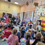 Czytanie bajek z Seniorami z Siekierczny (10)