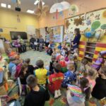 Czytanie bajek z Seniorami z Siekierczny (4)