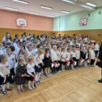 Szkoła do hymnu 11 listopada 2025 (1)