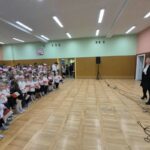 Szkoła do hymnu 11 listopada 2025 (11)