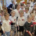 Szkoła do hymnu 11 listopada 2025 (16)