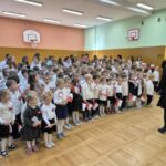 Szkoła do hymnu 11 listopada 2025 (2)