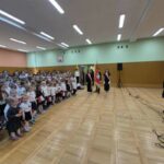 Szkoła do hymnu 11 listopada 2025 (3)