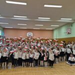 Szkoła do hymnu 11 listopada 2025 (7)