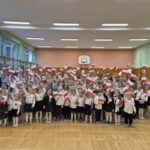 Szkoła do hymnu 11 listopada 2025 (9)