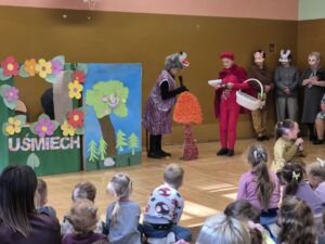 Teatr dla najmłodszych w wykonaniu seniorów (27)