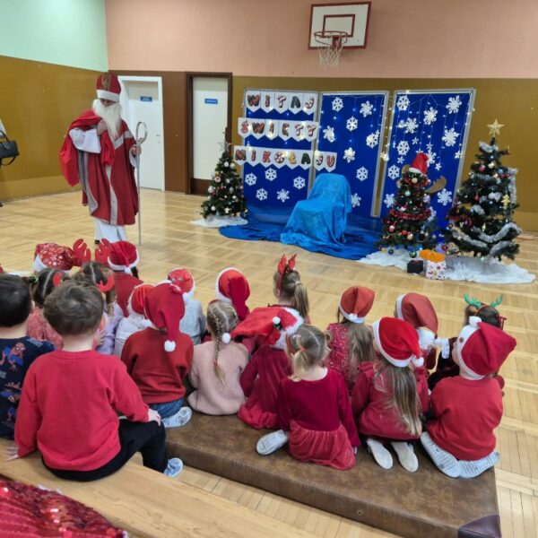 Spotkanie Przedszkolaków z Mikołajem 5 grudnia 2025 (7)